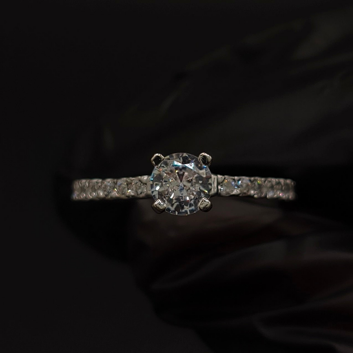 Anillo Promesa CZ Blanca Plata