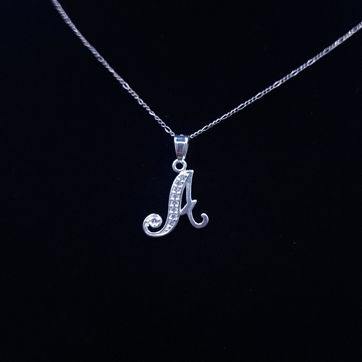 Dije Letra (A) Gótica Plata .925