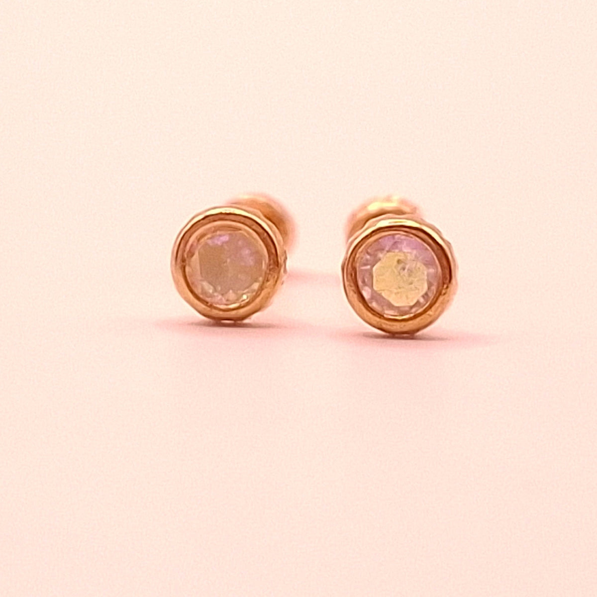 Aretes tornasol de oro sólido 10k con Circonia Suiza corte Diamante