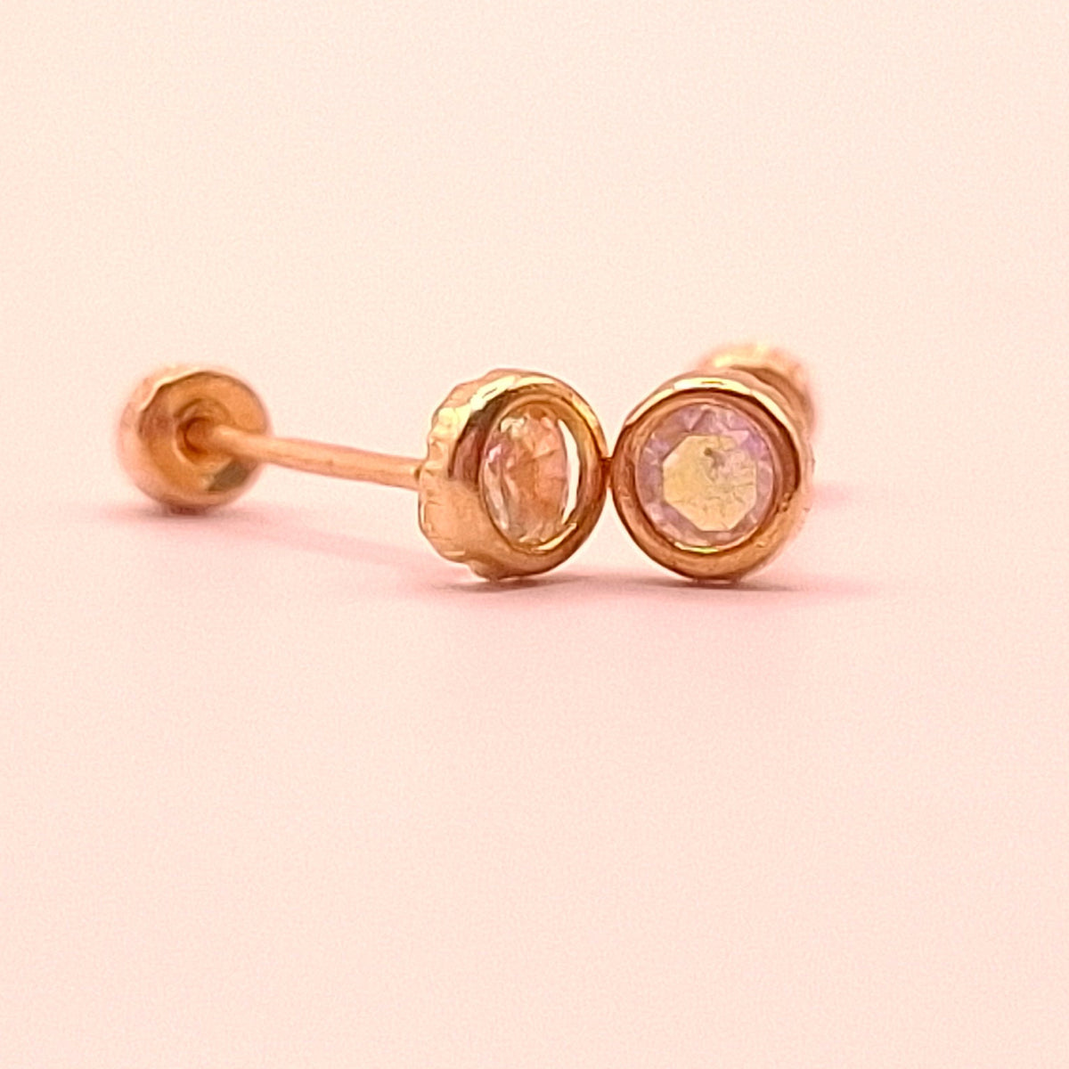 Aretes tornasol de oro sólido 10k con Circonia Suiza corte Diamante