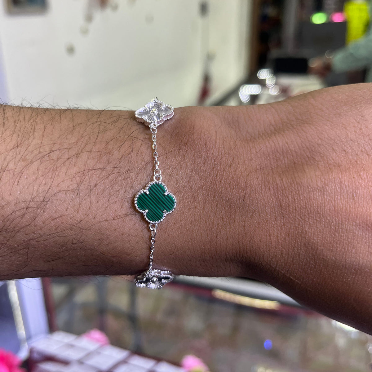 Pulso Tréboles Verdes Plata S.925 — Suerte, Color y Plata en la Muñeca