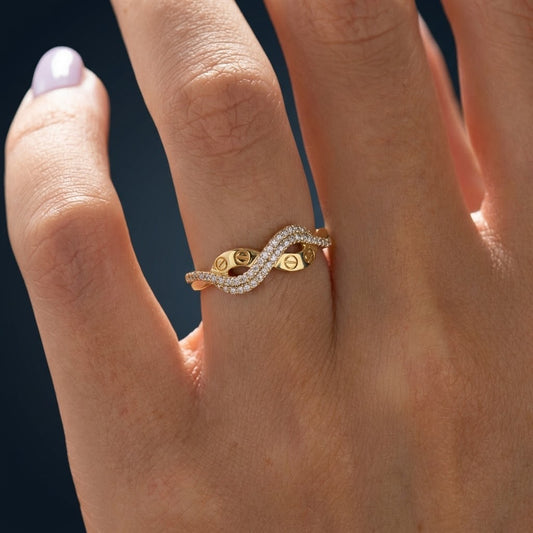 Anillo Infinito California — Oro 10k con CZ corte Diamante