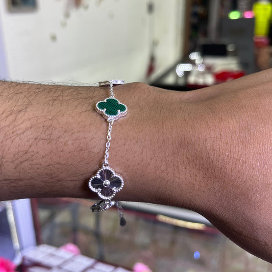 Pulso Tréboles Verdes Plata S.925 — Suerte, Color y Plata en la Muñeca
