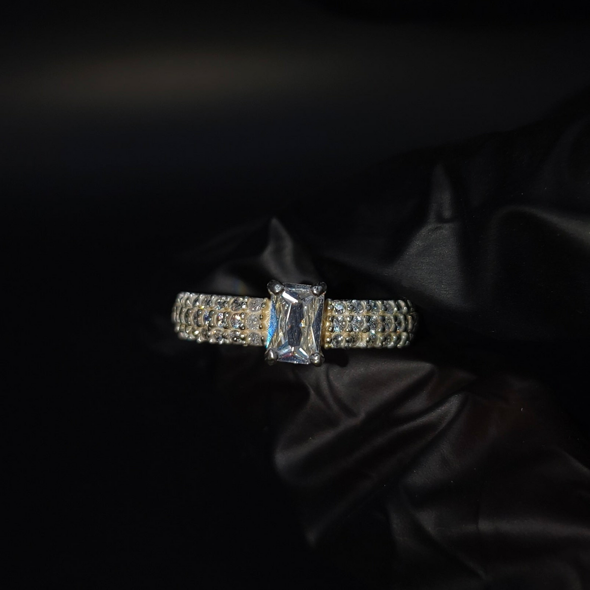 Anillo Promesa Cuadrado CZ Blanca Plata