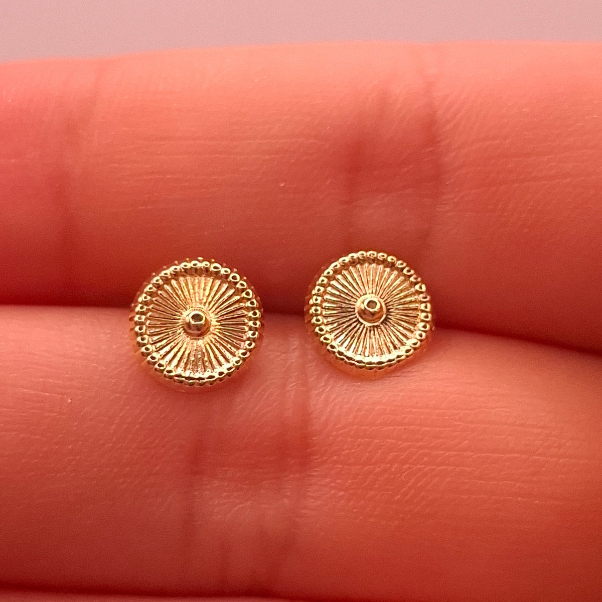 Aretes Sol Radiante Oro 10k