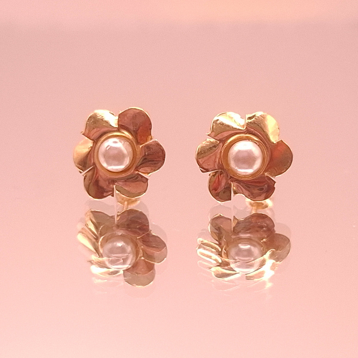 Aretes Pétalos y Perla Oro 10k
