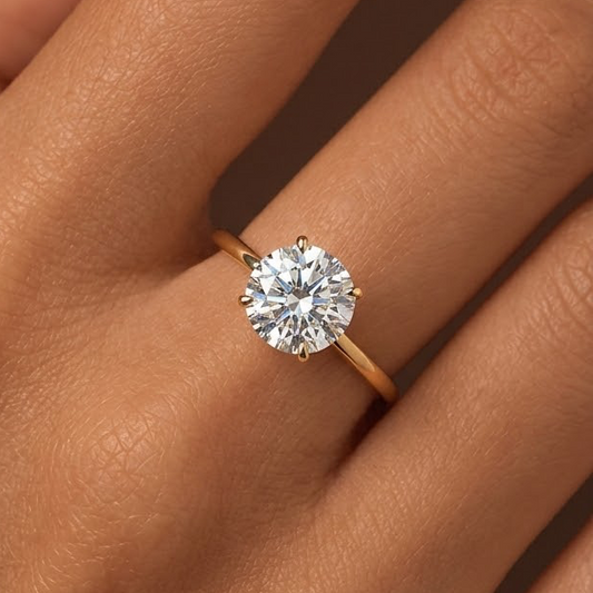 Anillo Milán — Promesa en Oro 10k con Pulido Espejo y CZ corte Diamante