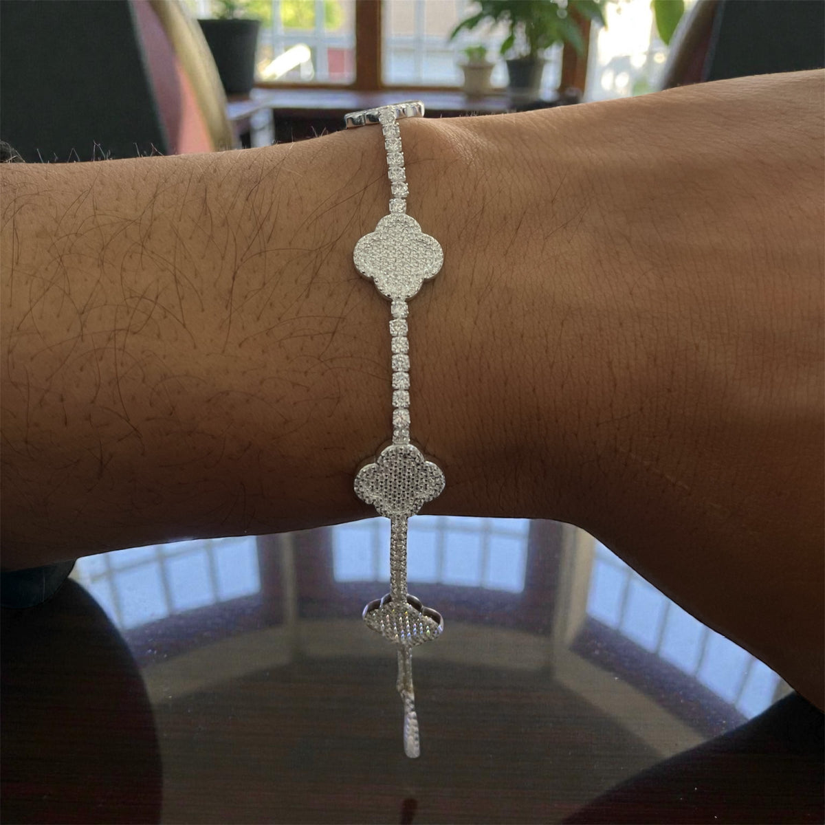 Pulso Tréboles Full CZ 💎 Plata S.925 — Cubierto de Suerte y Destellos