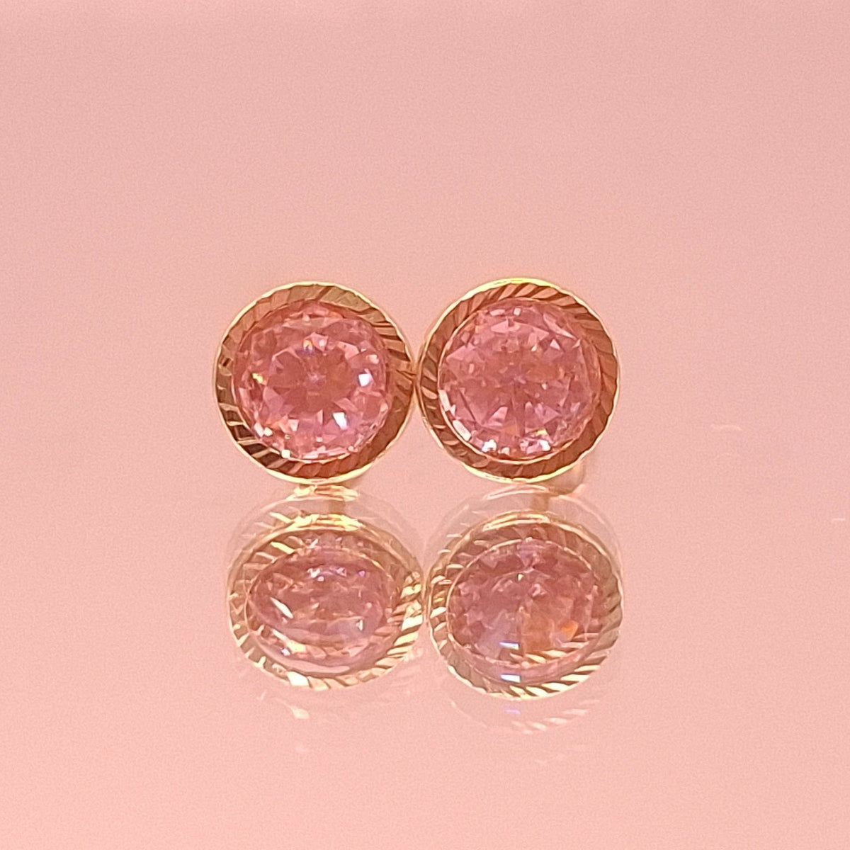 Aretes de Oro Sólido 10k con Diamante CZ Rosa